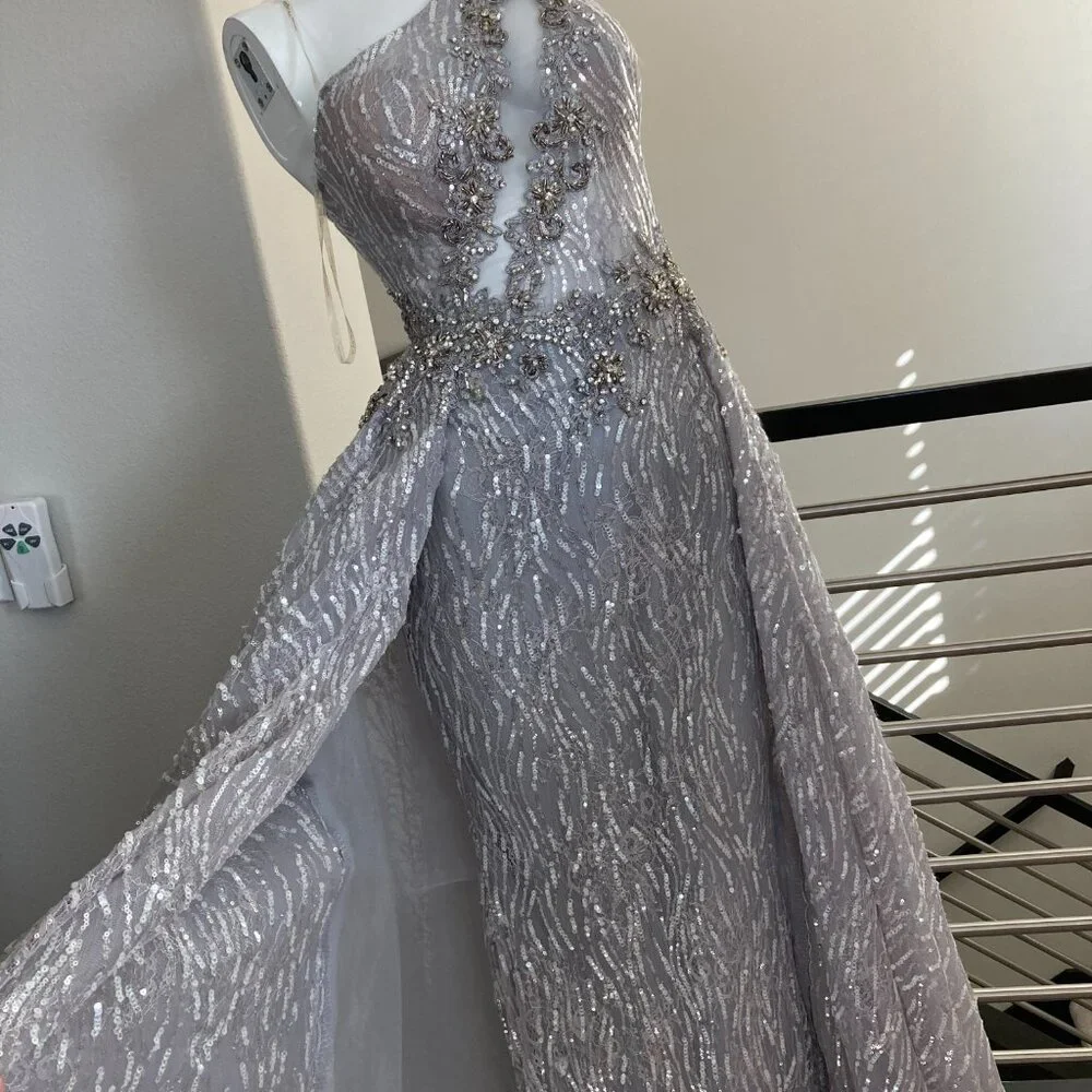 Dresses and Gowns - Picture 11 of 12